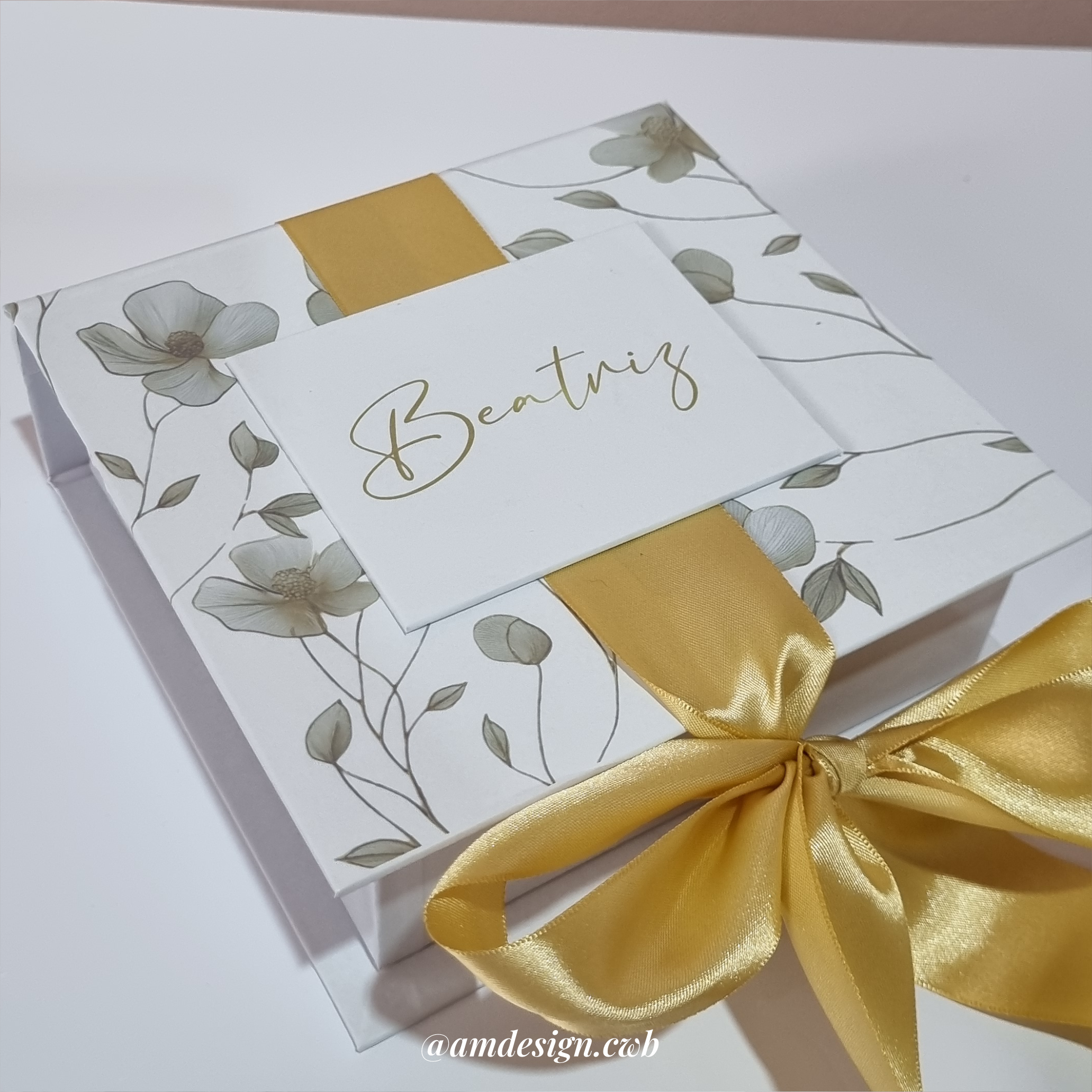 Caixa cartonada | 20x20x05cm