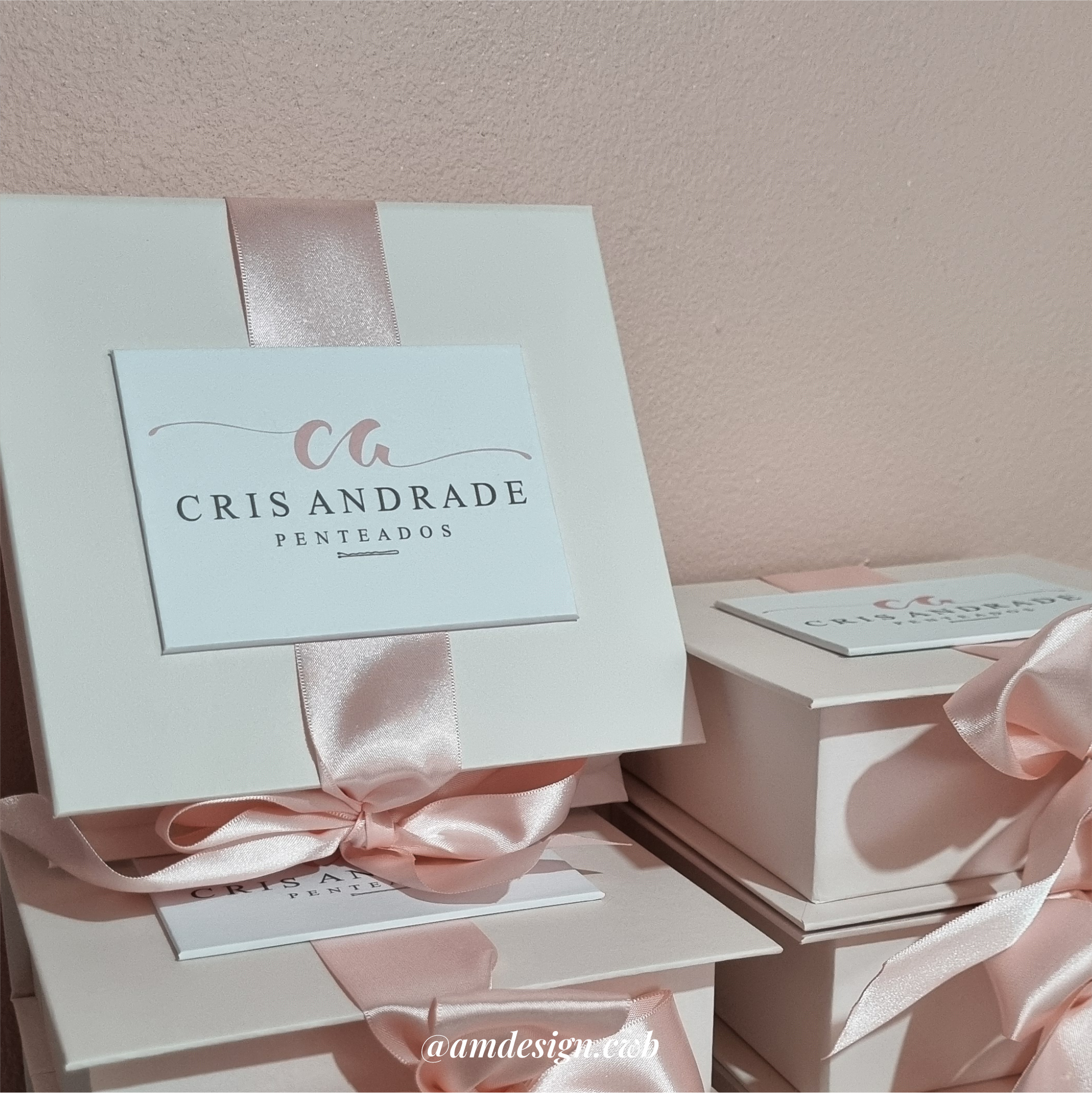 Caixa cartonada | 15x15x05cm