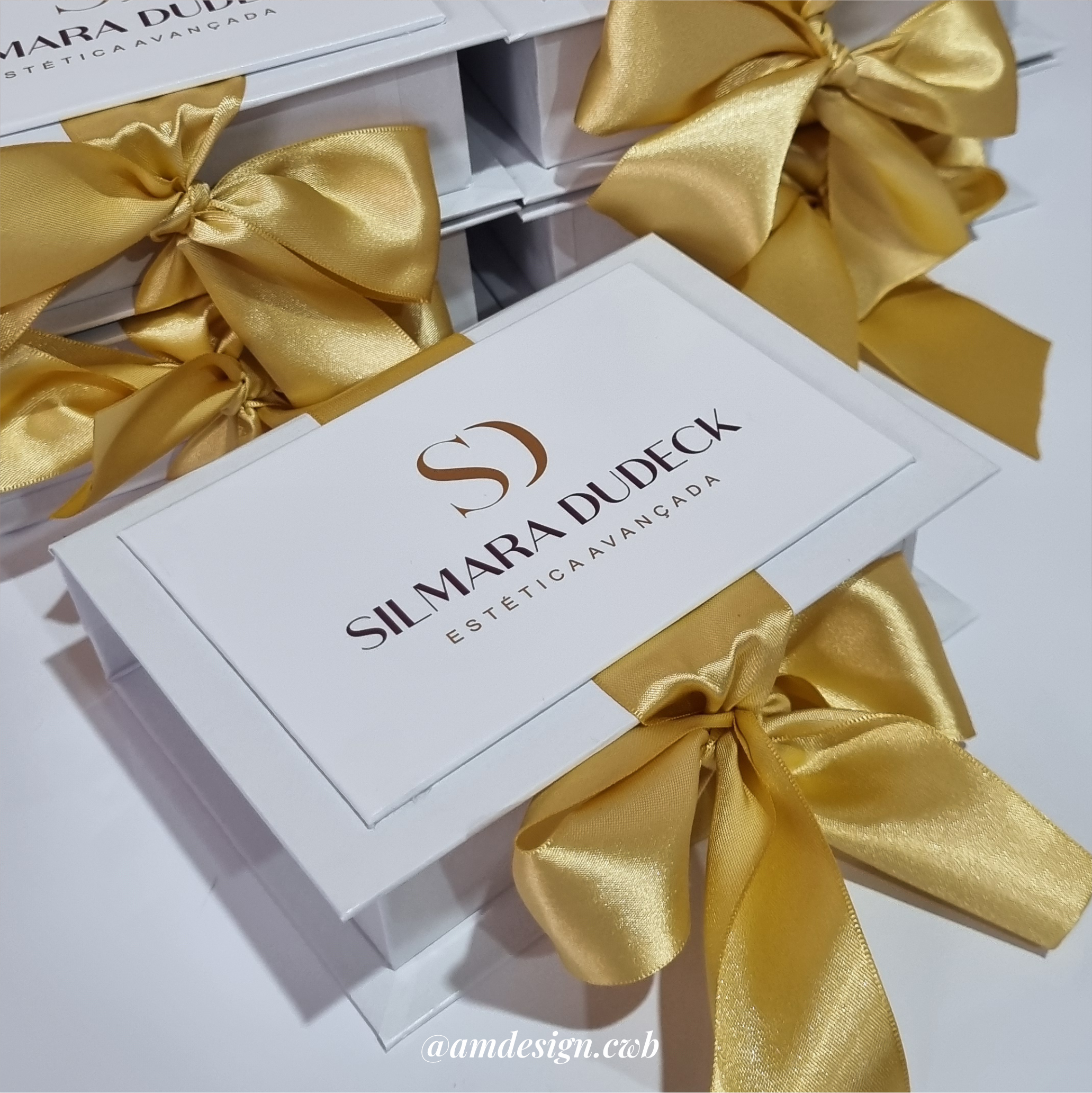 Caixa cartonada | 20x15x05cm